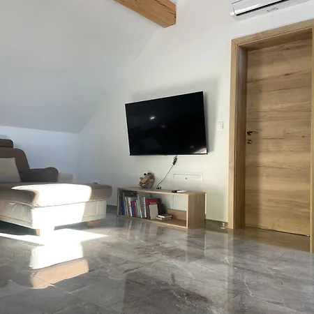 Zerko Janko With Outdoor Jacuzzi For Free *