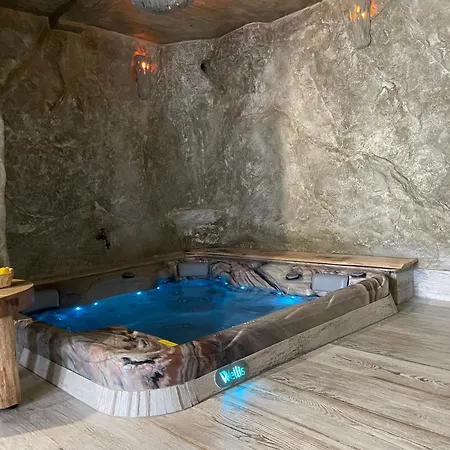 Zerko Janko With Jacuzzi And Sauna